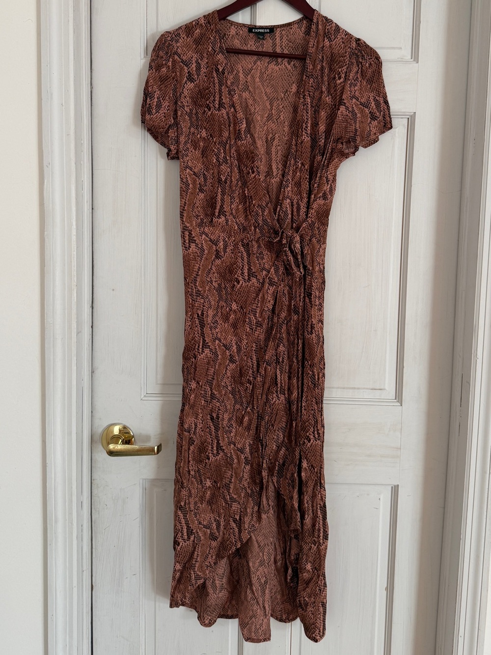 EXPRESS Women’s Rust Snake Print Short Sleeve V-Neck Midi Length Wrap Dress
